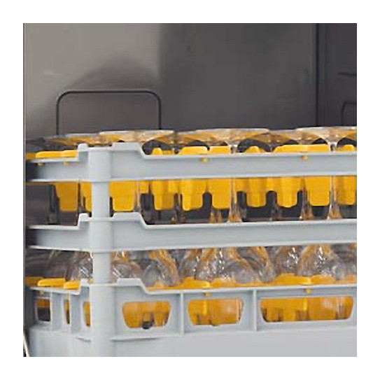 Lave-vaisselle LS506T panier 500 x 500. L’ouverture de porte de 34 cm permet de laver des verres d’une hauteur de 30,5 cm