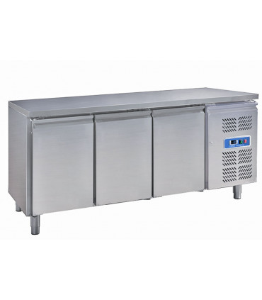 Desserte réfrigérée négative 3 portes 1795x700 GN1/1 - GN3100BT L2G Desserte réfrigérée négative 3 portes 1795x700 GN1/1 - GN3100BT L2G