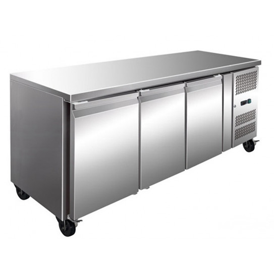 Desserte réfrigérée inox 3 portes 1795x700 GN3100TN L2G Desserte réfrigérée inox 3 portes 1795x700 GN3100TN L2G