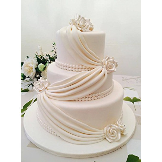 Gâteau couvert en pâte de sucre réalisé avec le laminoir 45 cm MAXI SFOGLY