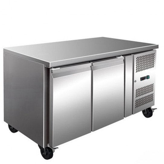 Desserte réfrigérée centrale 2 portes 1360x700 Inox - GN2100TN L2G Desserte réfrigérée centrale 2 portes 1360x700 Inox - GN2100TN L2G
