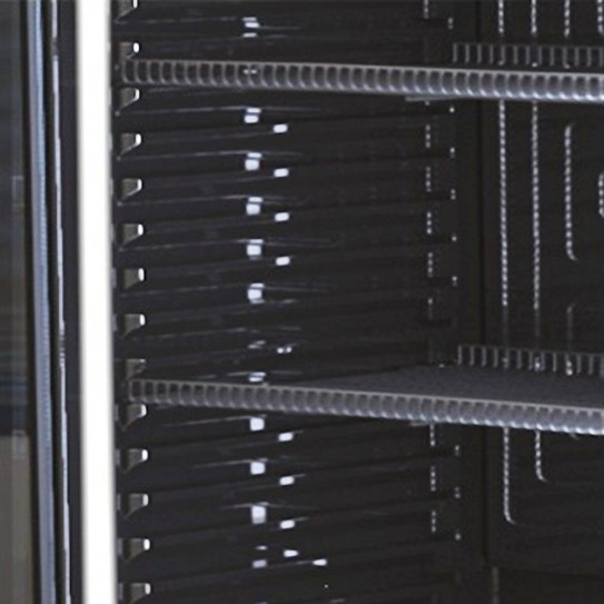 Détail glissières embouties & clayettes armoire boisson / épicerie réfrigérée ventilée tropicalisée 400L ARN400TN-FULL-GLASS