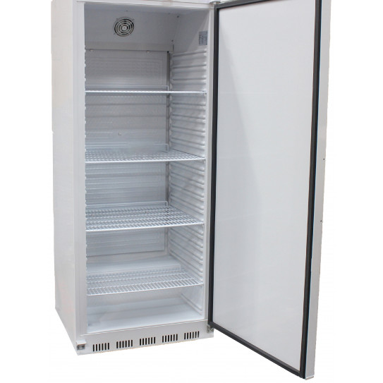 Réfrigérateur blanc GN2/1 570L porte ouverte vue intérieure Combisteel 7450.0561