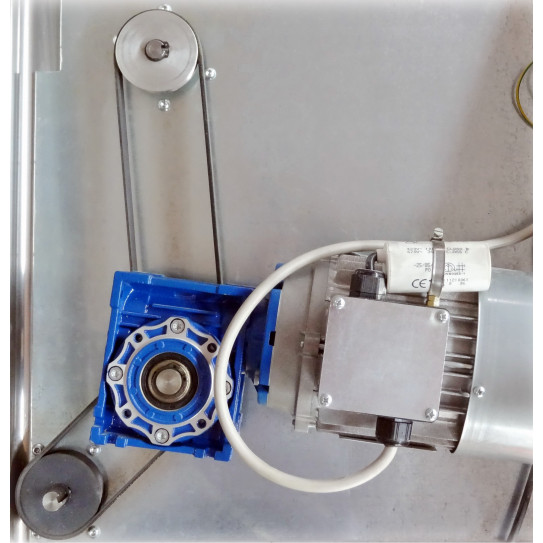 Détail Poulies et Courroies bandes rainurées et Motoreducteur démultiplicateur de couple en bleu façonneuse pizza DSA420 JILO42